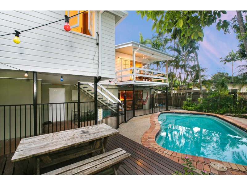 19 Griffiths Street, Manoora QLD 4870