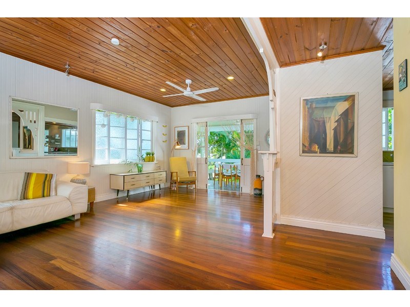 19 Griffiths Street, Manoora QLD 4870