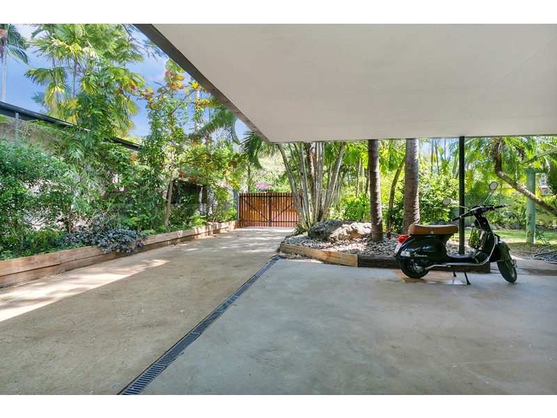 19 Griffiths Street, Manoora QLD 4870