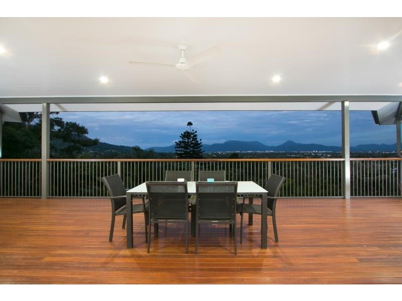 18 Bel Air Drive, Whitfield QLD 4870