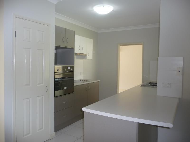 20 John Malcolm Drive, Redlynch QLD 4870