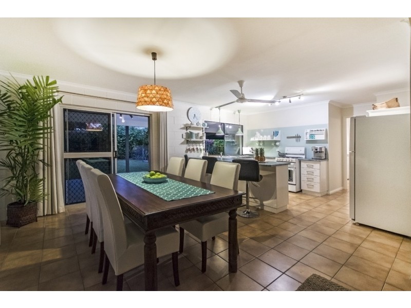 4 Hood Street, Trinity Park QLD 4879