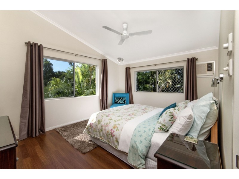 4 Hood Street, Trinity Park QLD 4879