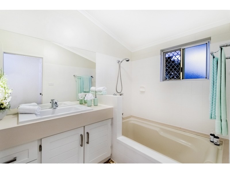 4 Hood Street, Trinity Park QLD 4879