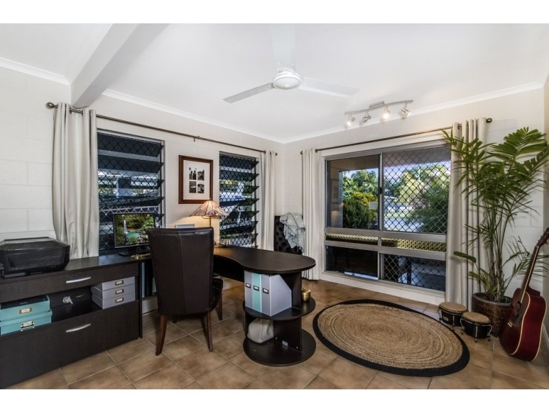 4 Hood Street, Trinity Park QLD 4879