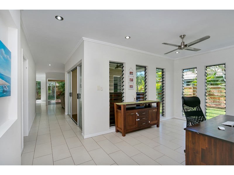 5 Pambula Close, Kewarra Beach QLD 4879