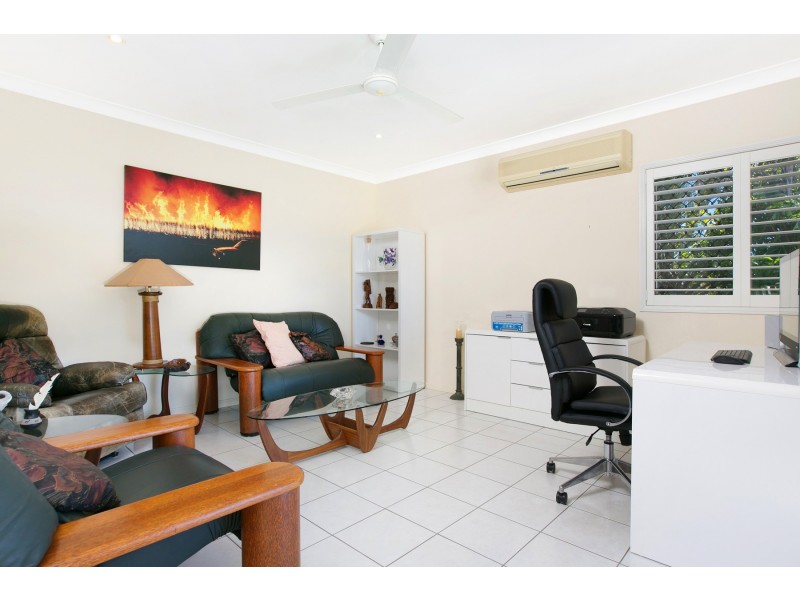 10 Rosemont Court, Mooroobool QLD 4870
