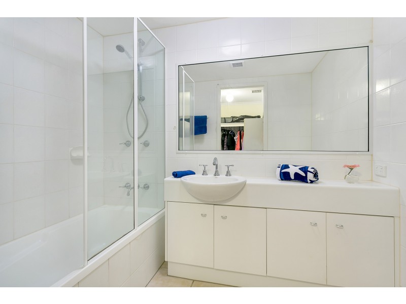 35/8-14 Munro Terrace, Mooroobool QLD 4870