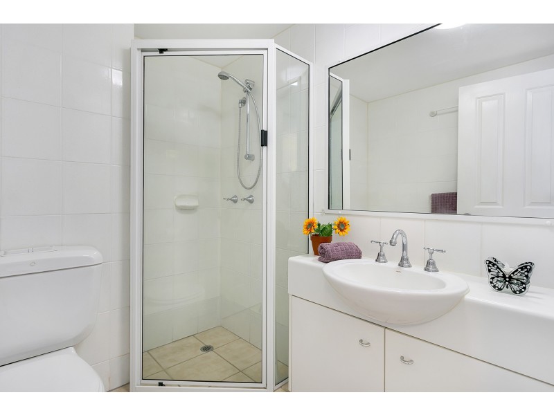 35/8-14 Munro Terrace, Mooroobool QLD 4870