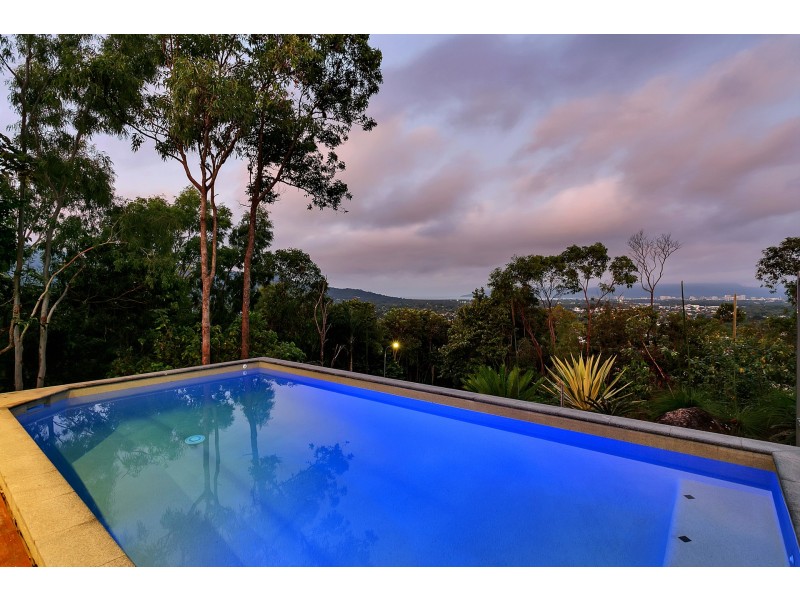 2E Trundle Terrace, Whitfield QLD 4870