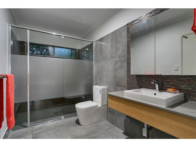 2E Trundle Terrace, Whitfield QLD 4870