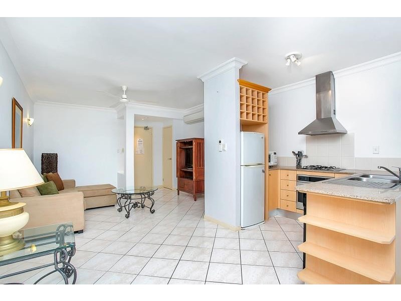 1223/2 Greenslopes Street, Cairns North QLD 4870