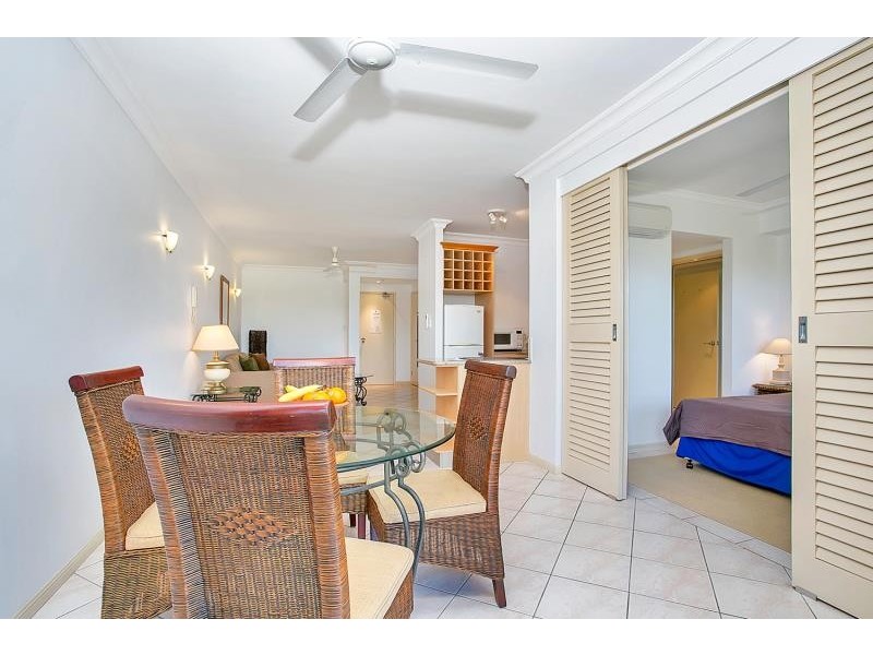 1223/2 Greenslopes Street, Cairns North QLD 4870