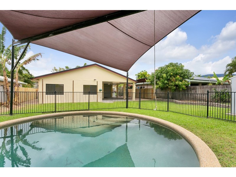 12 Rafferty Street, White Rock QLD 4868