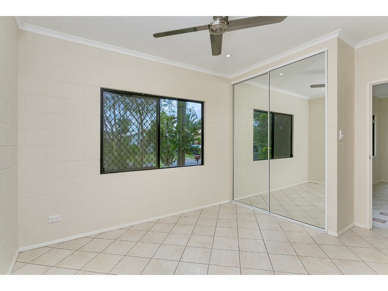 12 Rafferty Street, White Rock QLD 4868