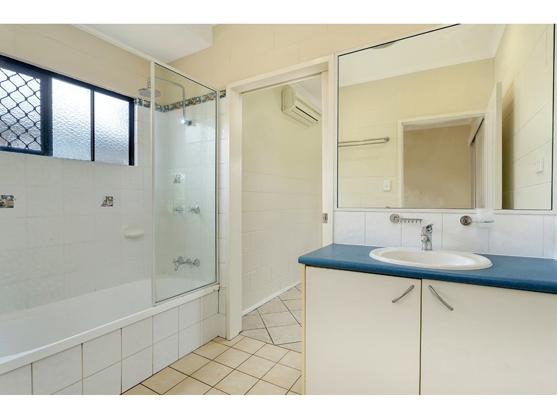 12 Rafferty Street, White Rock QLD 4868