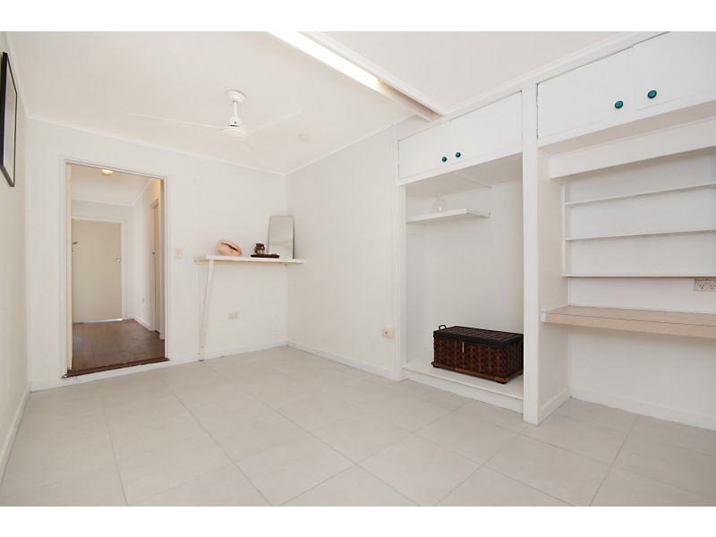 119-121 McManus Street, Whitfield QLD 4870