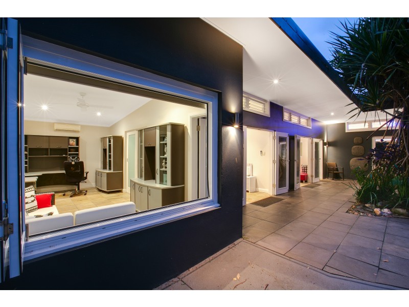 22 Nolan Street, Whitfield QLD 4870