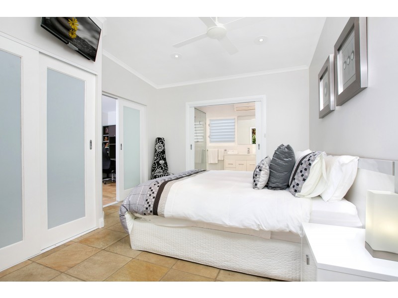 22 Nolan Street, Whitfield QLD 4870