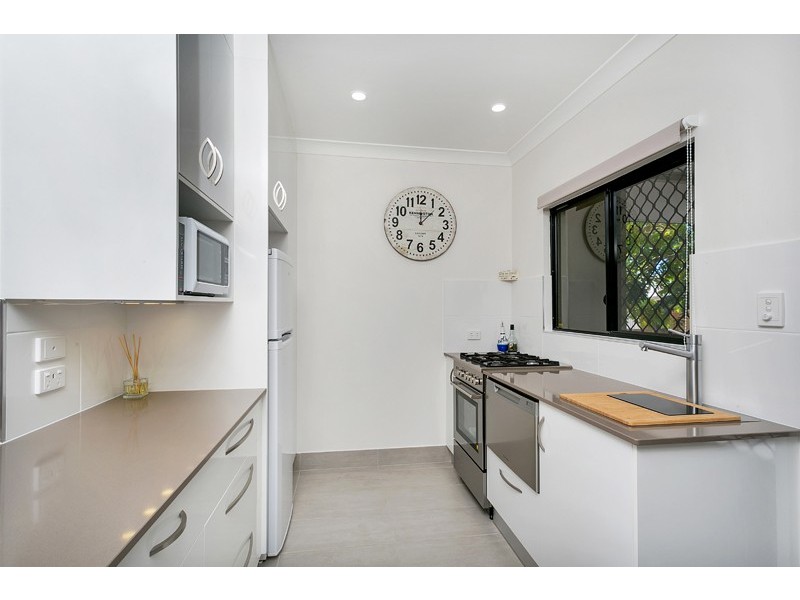 4/5 Hedley Close, Redlynch QLD 4870