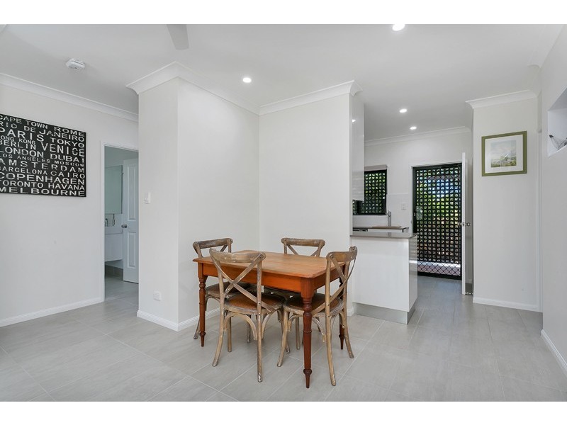 4/5 Hedley Close, Redlynch QLD 4870