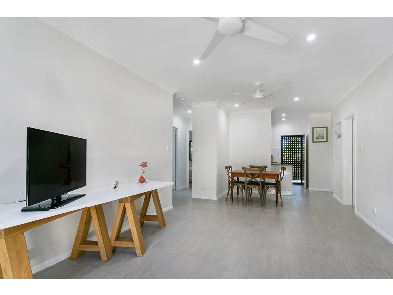4/5 Hedley Close, Redlynch QLD 4870