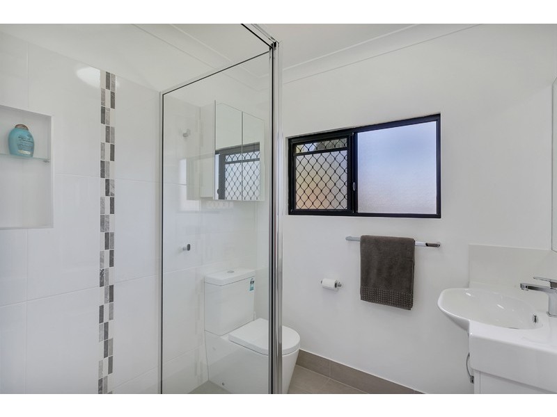 4/5 Hedley Close, Redlynch QLD 4870