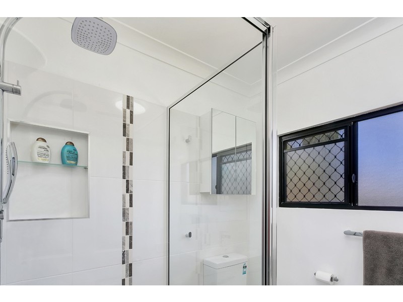 4/5 Hedley Close, Redlynch QLD 4870
