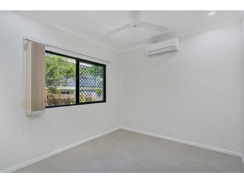 4/5 Hedley Close, Redlynch QLD 4870