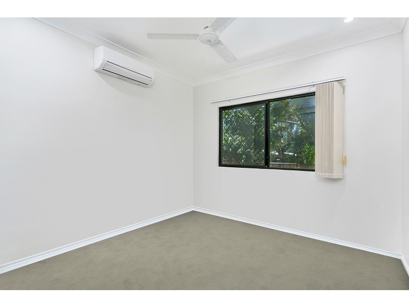 4/5 Hedley Close, Redlynch QLD 4870