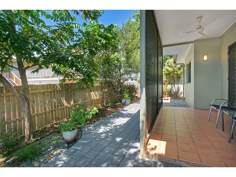 4/5 Hedley Close, Redlynch QLD 4870