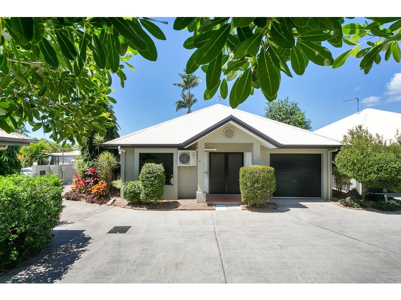 4/5 Hedley Close, Redlynch QLD 4870