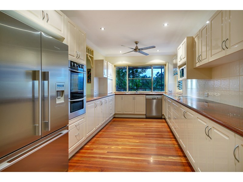 21 Rosemont Court, Mooroobool QLD 4870