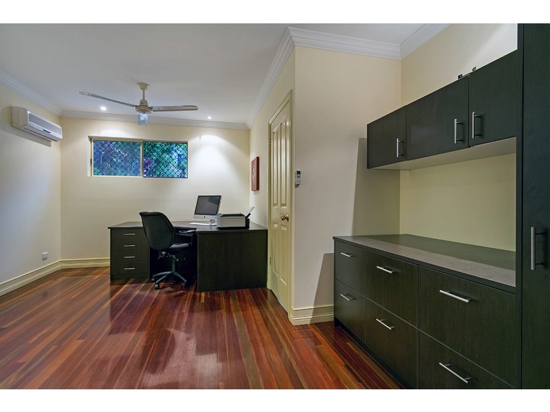 21 Rosemont Court, Mooroobool QLD 4870