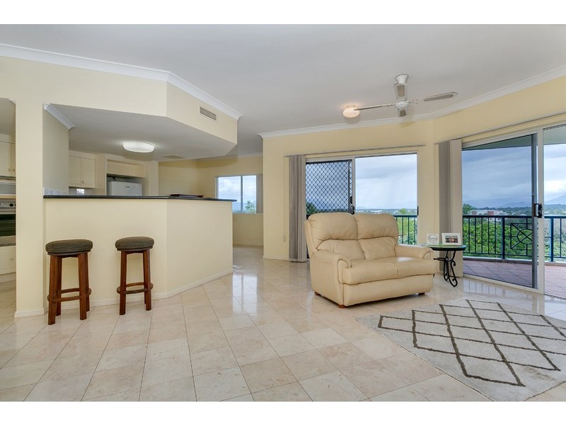 70/8-14 Munro Terrace, Mooroobool QLD 4870