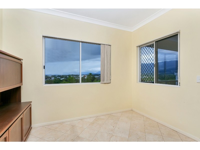 70/8-14 Munro Terrace, Mooroobool QLD 4870