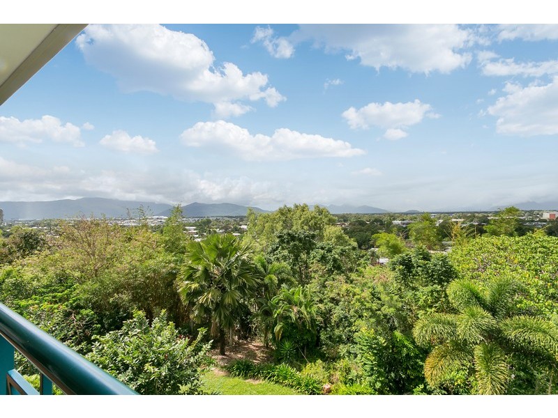 70/8-14 Munro Terrace, Mooroobool QLD 4870