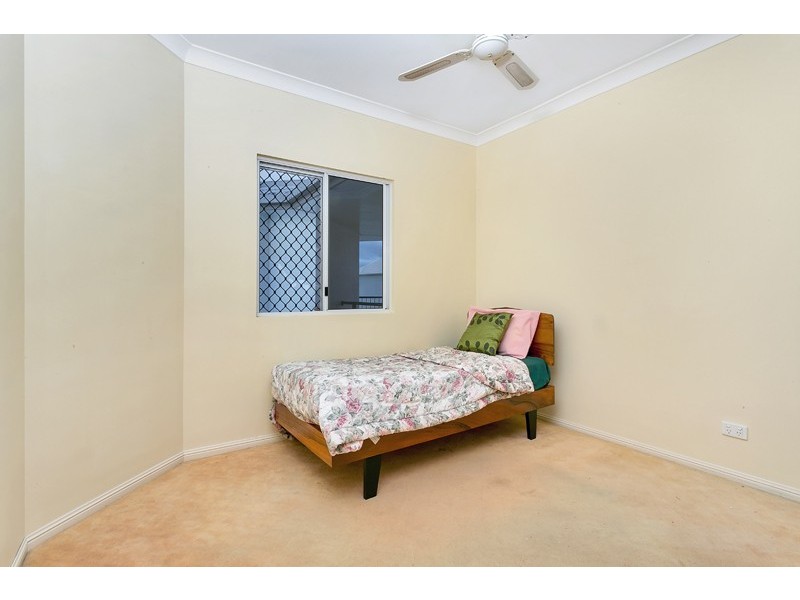70/8-14 Munro Terrace, Mooroobool QLD 4870