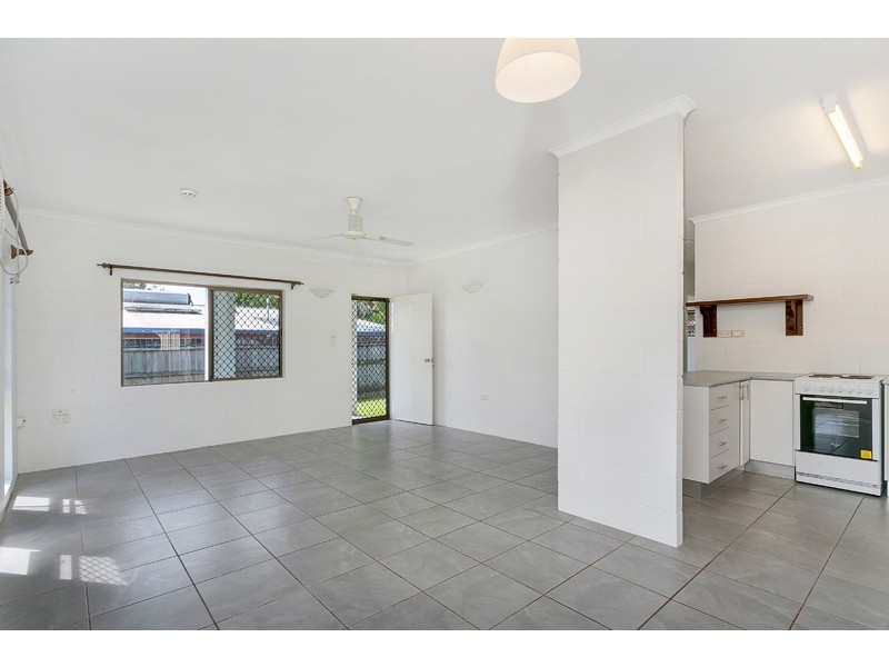 47 Beatrice Street, Mooroobool QLD 4870