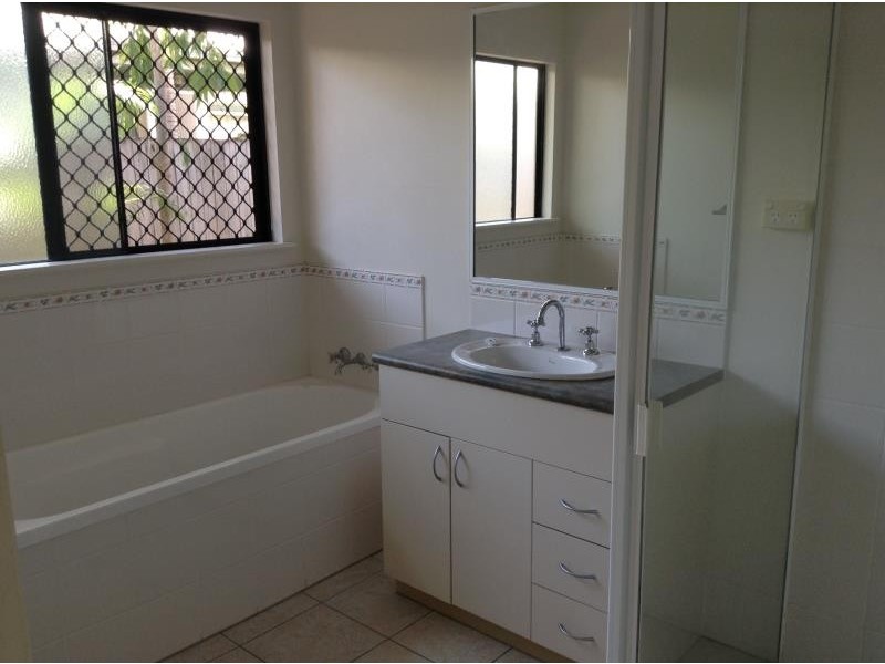 16 Bronte Close, Kewarra Beach QLD 4879