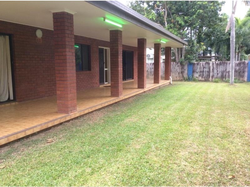 9 Penine Close, Smithfield QLD 4878