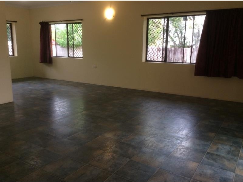 9 Penine Close, Smithfield QLD 4878