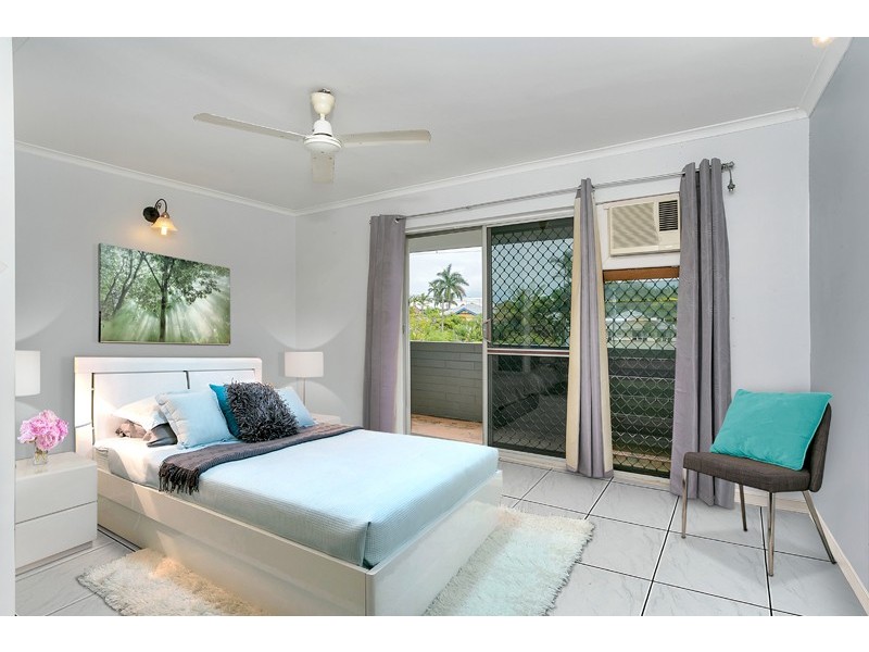 10/284 Lake Street, Cairns North QLD 4870
