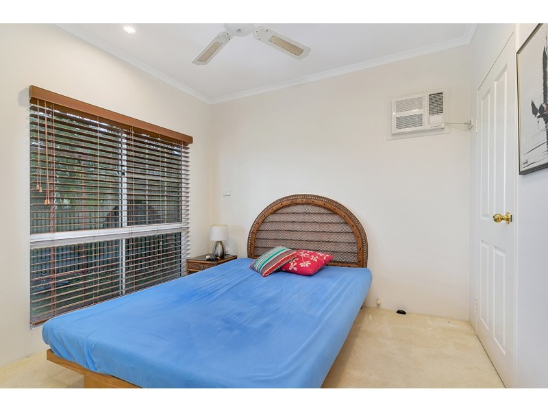 8 Jadana Close, Mooroobool QLD 4870