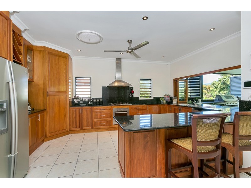 31 Gloucester Street, Whitfield QLD 4870