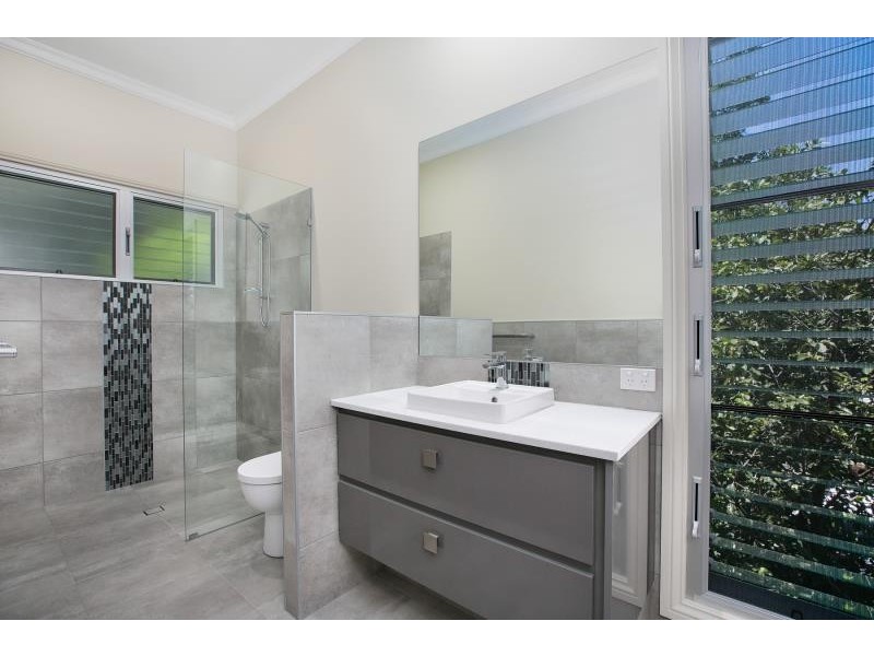 37 Walsh Street, Edge Hill QLD 4870