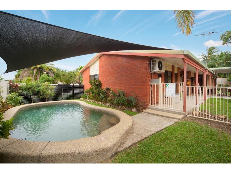 25 Pepperina Street, Mooroobool QLD 4870