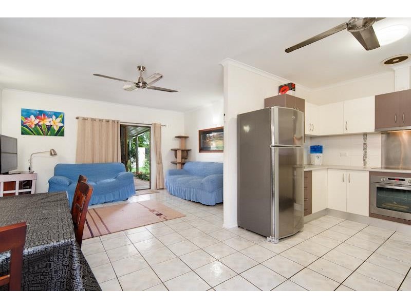 25 Pepperina Street, Mooroobool QLD 4870