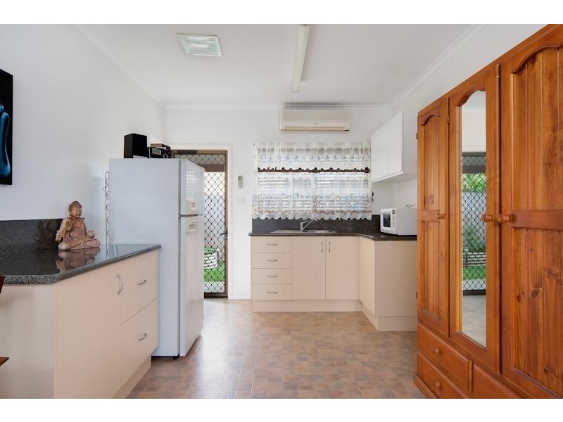 25 Pepperina Street, Mooroobool QLD 4870