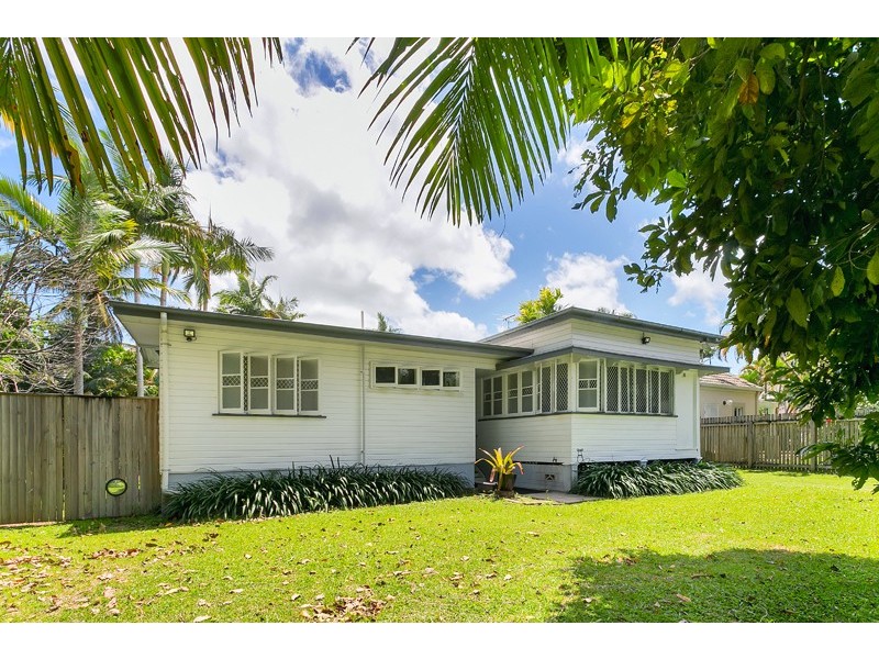 42 Lily Street, Cairns North QLD 4870